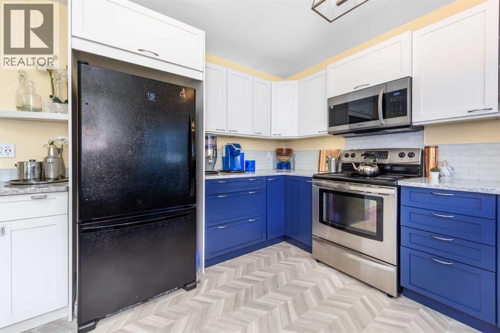 208 Van Horne Crescent NE - 9