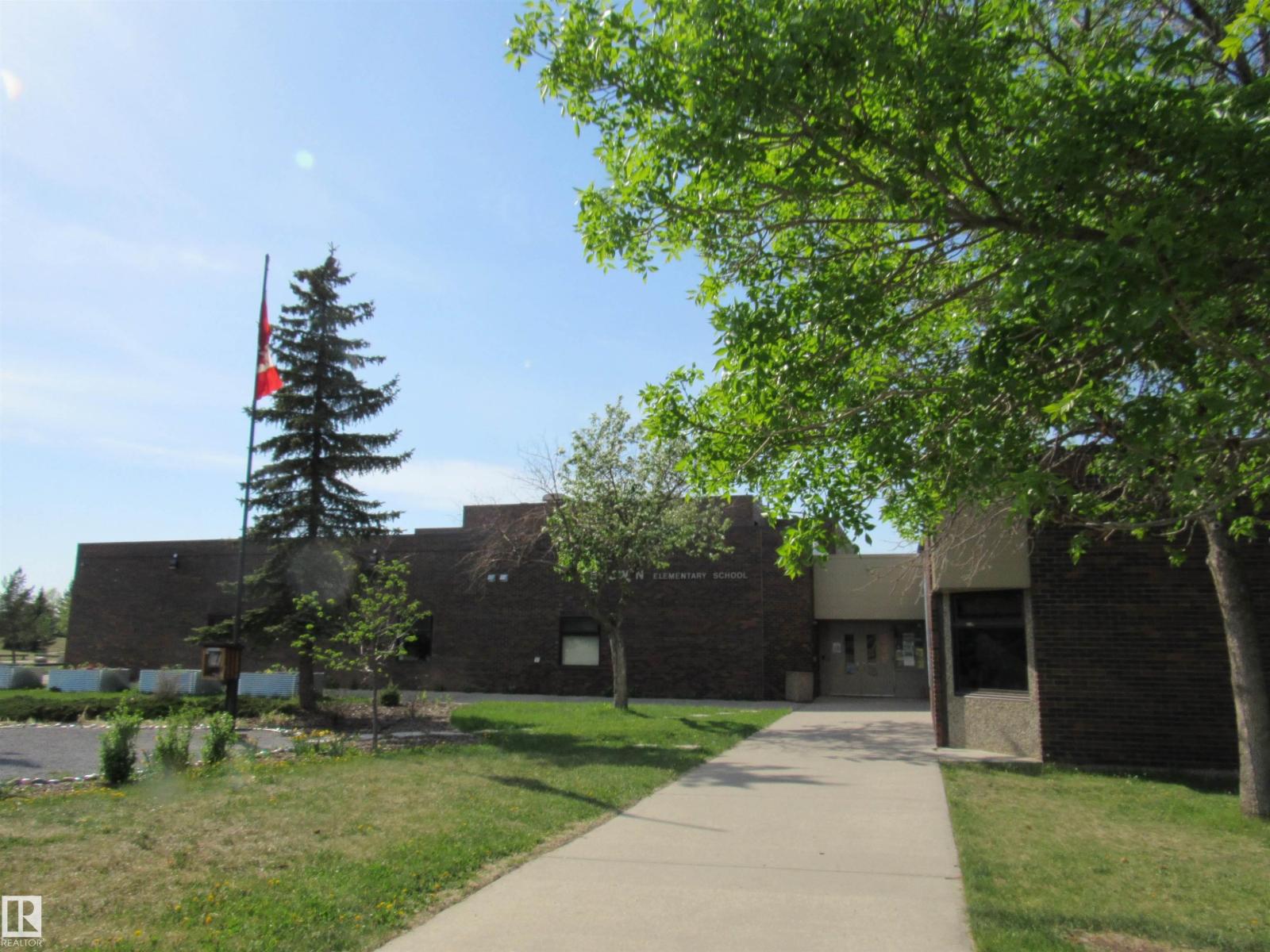 2025 108 ST NW - 43