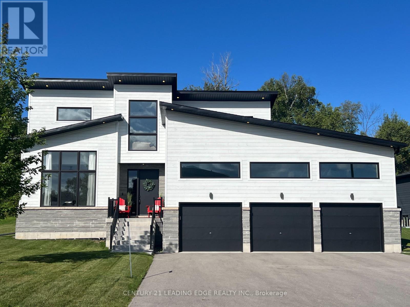 108 GOLDIE COURT - Image 3