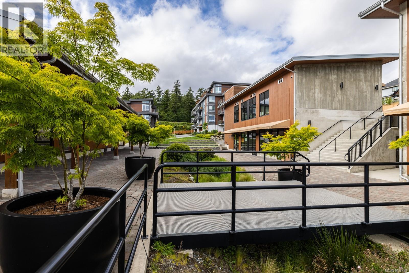 #207 150 Nursery Hill Dr - 35