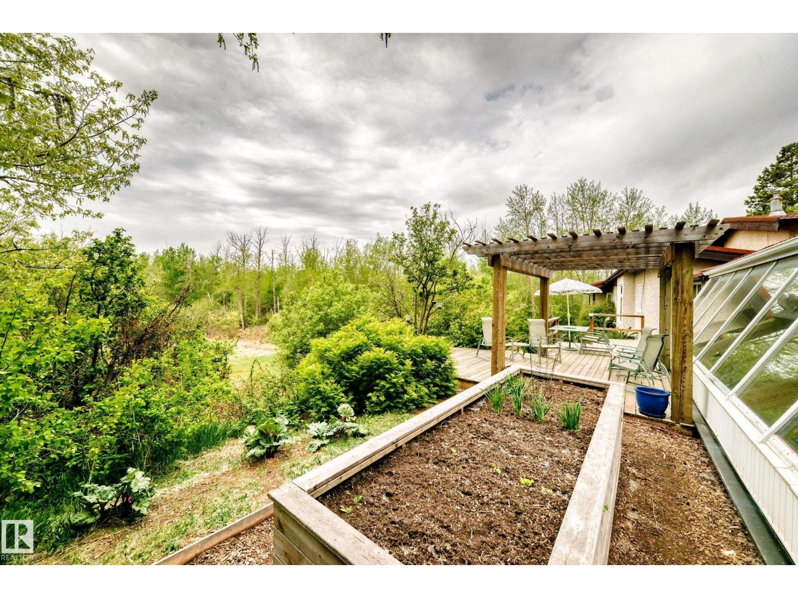 #85 52310 RGE ROAD 232 - 48