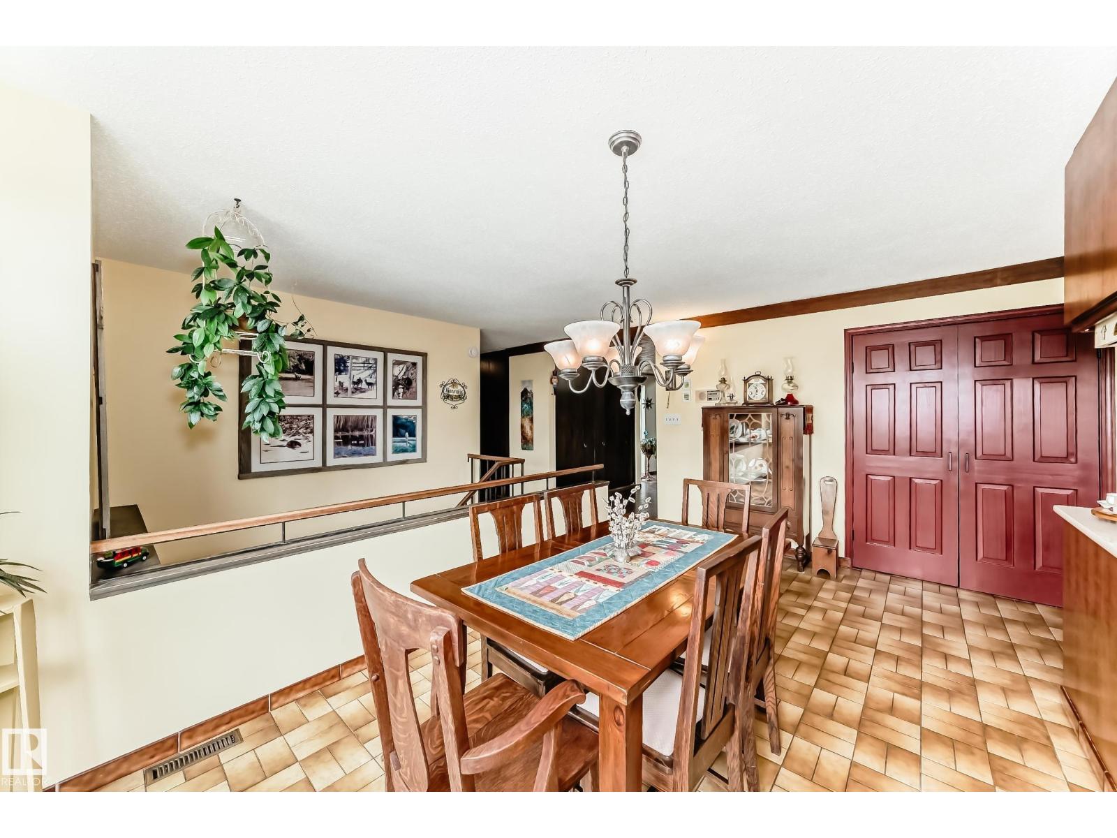 #85 52310 RGE ROAD 232 - 21