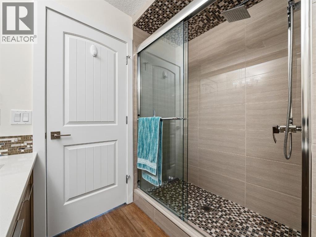 7 Bearspaw Pointe Green - 32