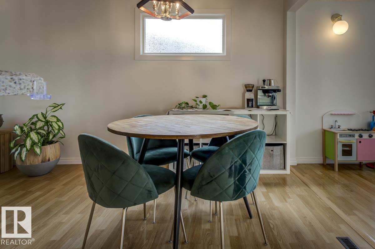 4024 121 ST NW - 20