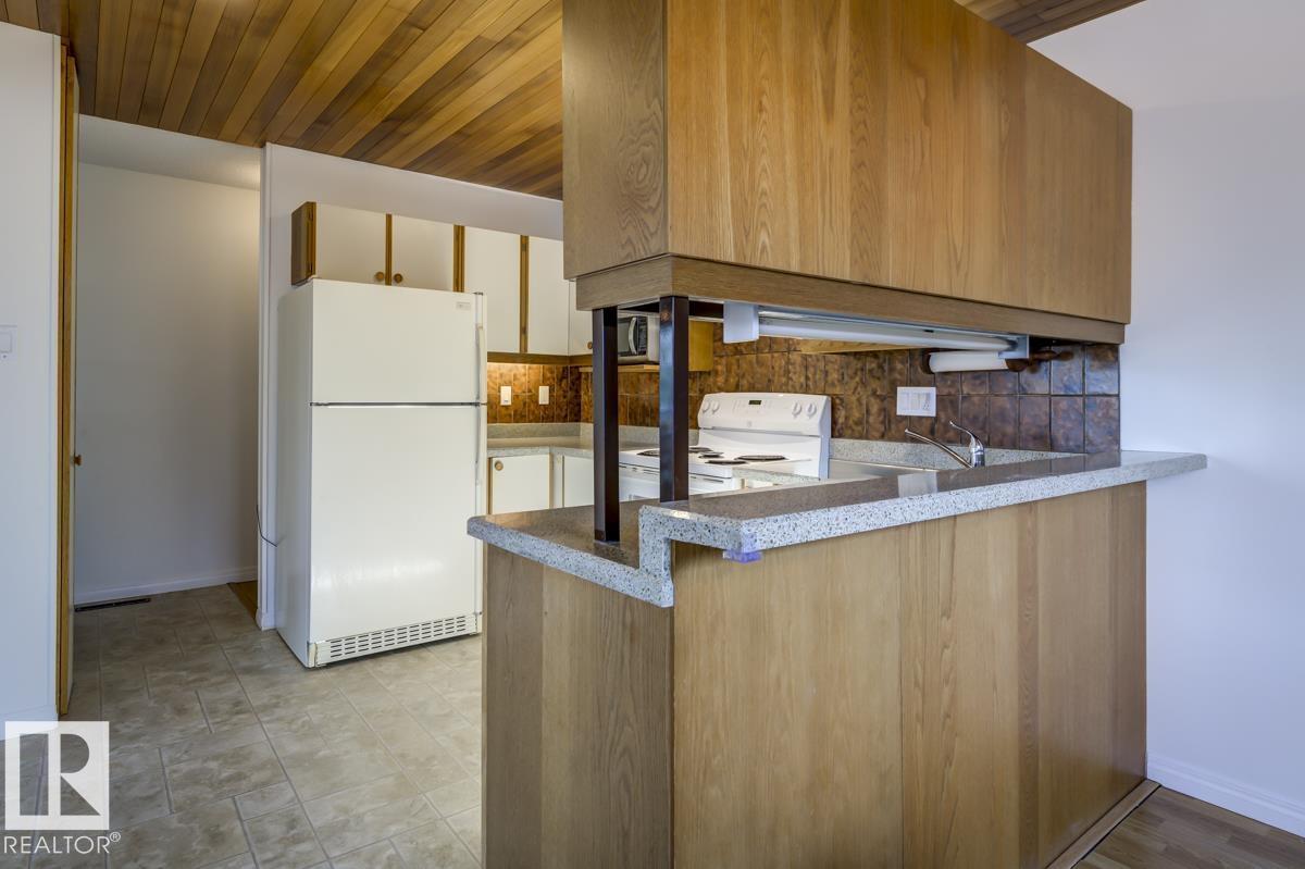 4024 121 ST NW - 22