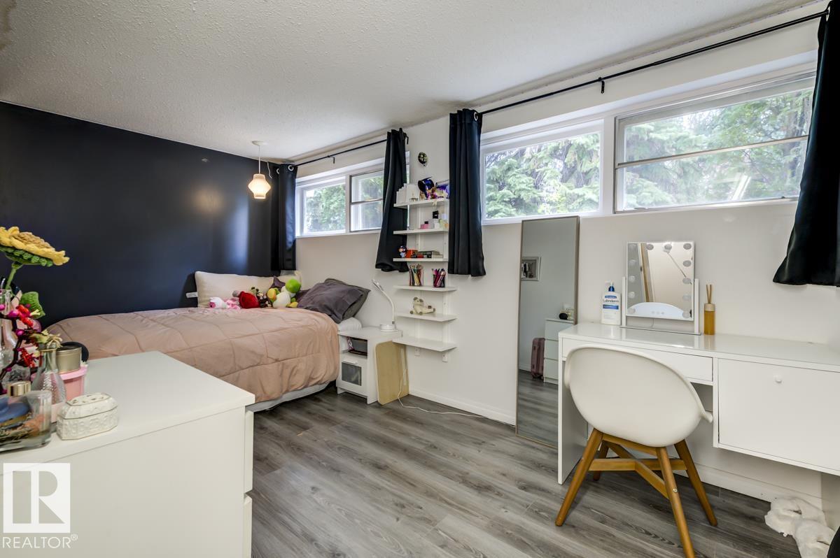 4024 121 ST NW - 43