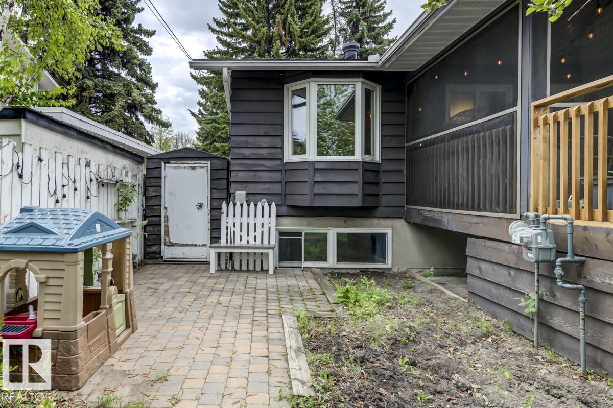 4024 121 ST NW - 54