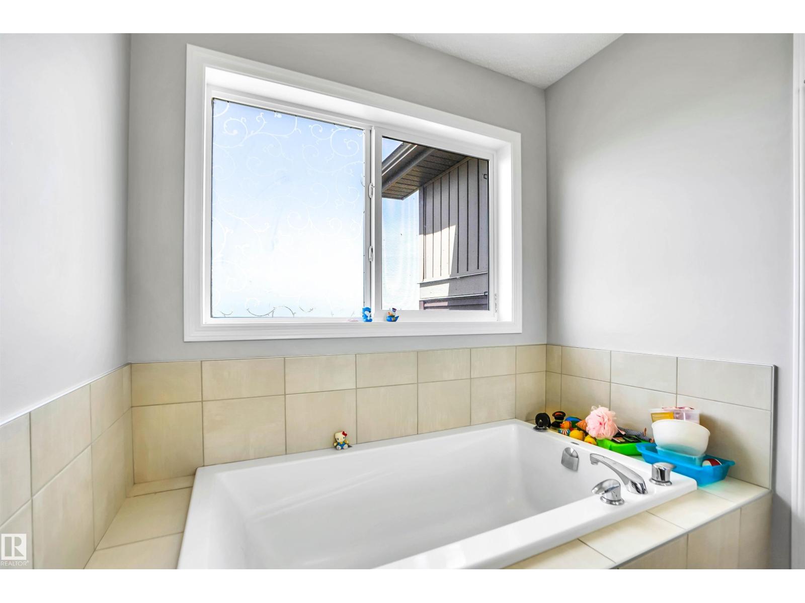 2743 Collins CR SW - 26