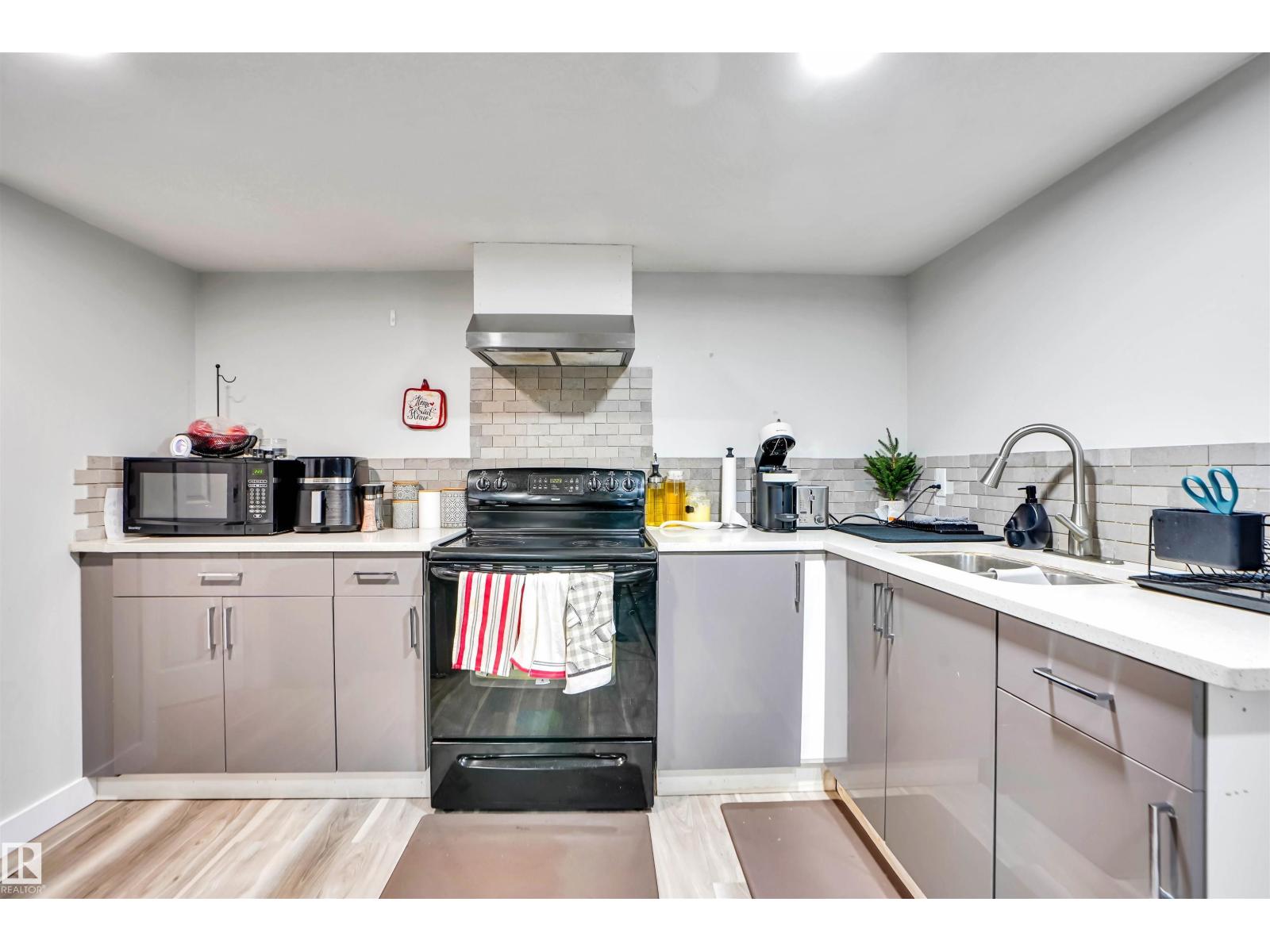 2743 Collins CR SW - 34