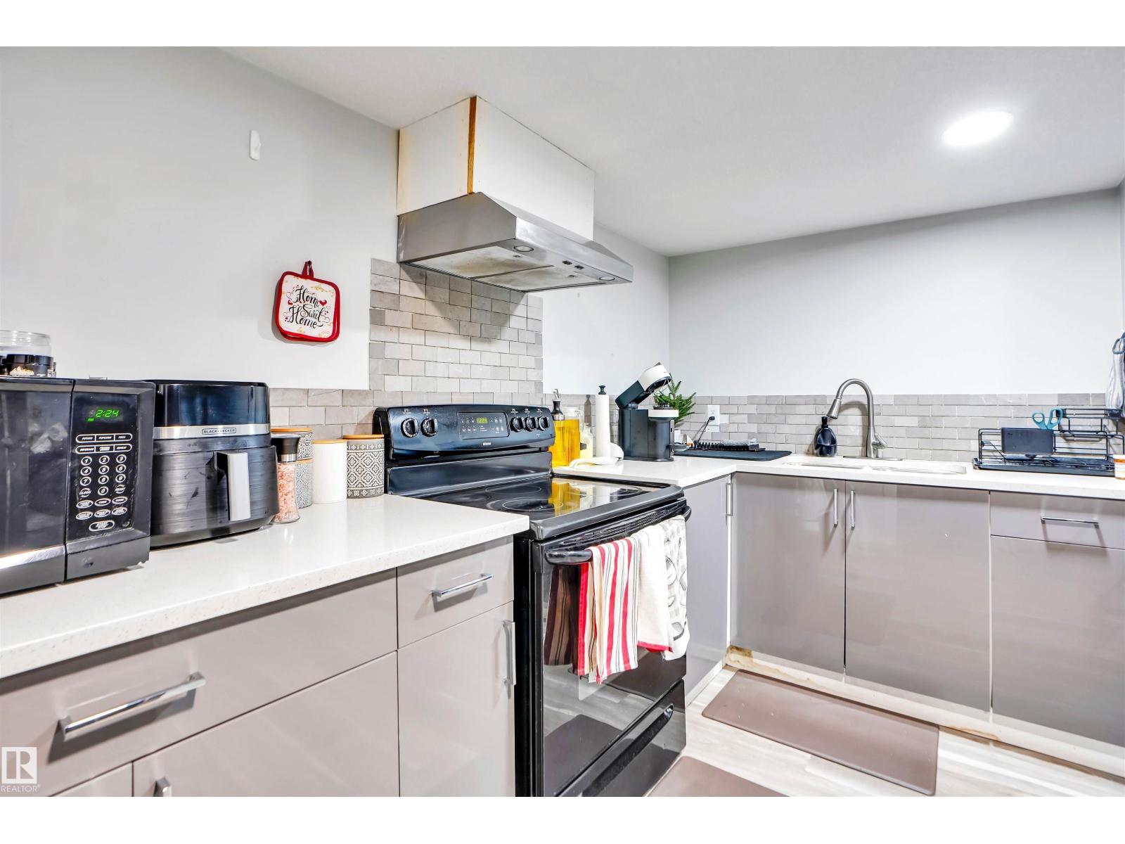 2743 Collins CR SW - 35