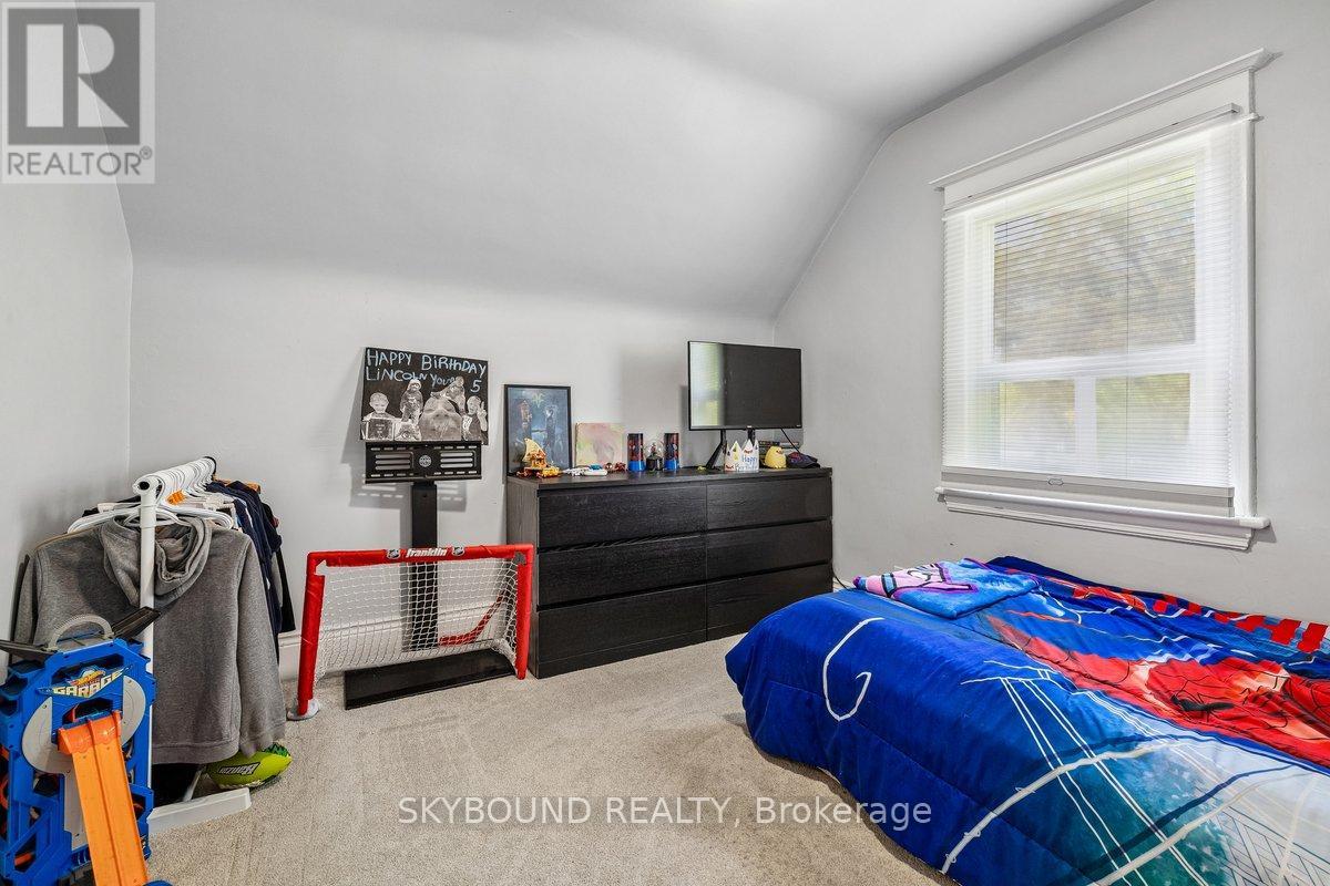165 PALING AVENUE - 11