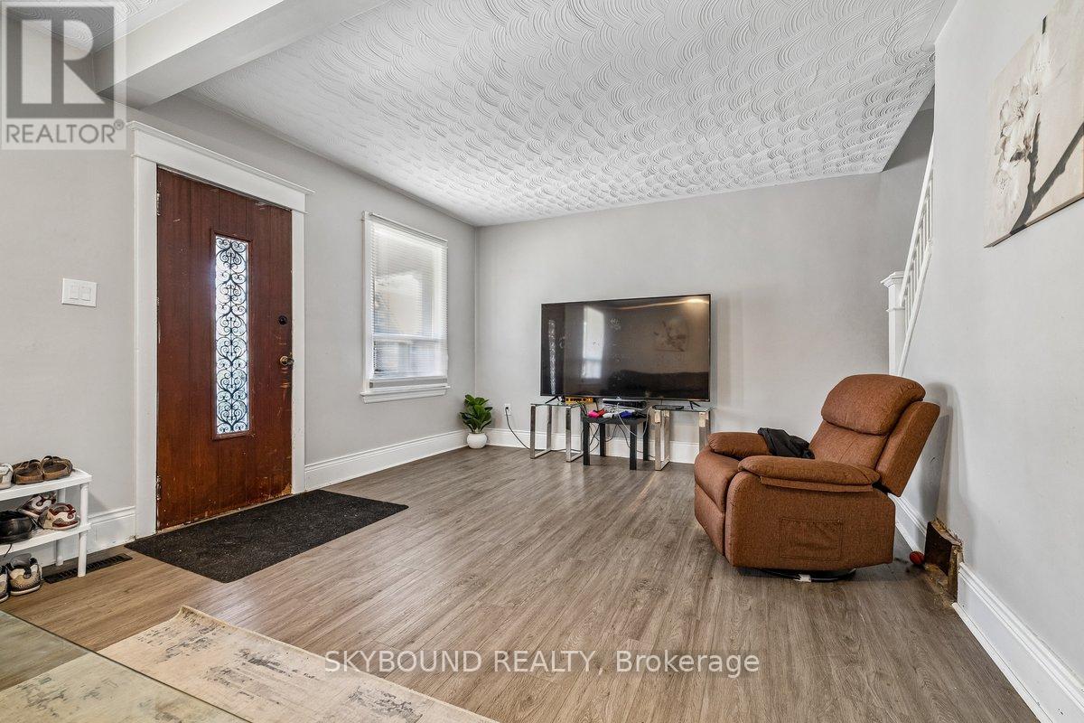 165 PALING AVENUE - 4