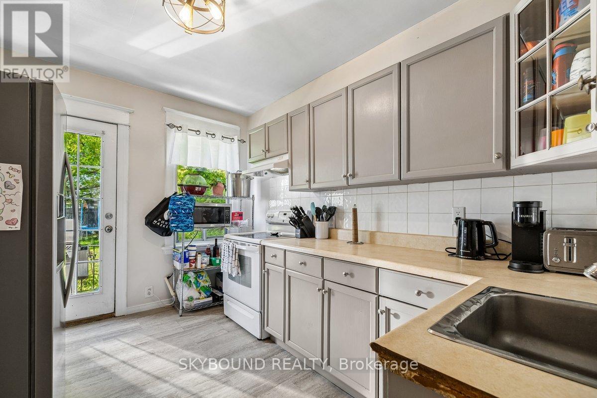165 PALING AVENUE - 6