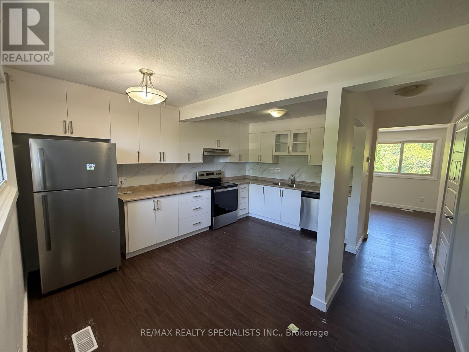 9 - 15 SCENIC DRIVE — photo 2