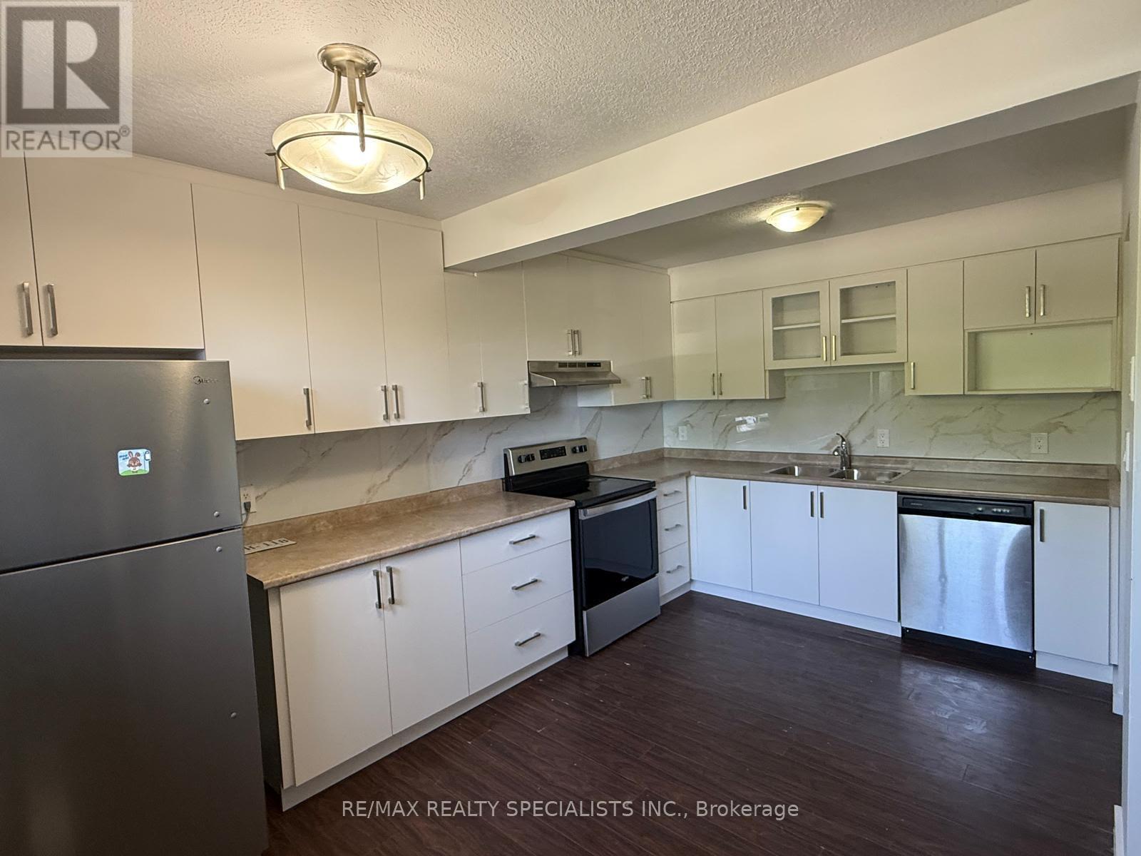 9 - 15 SCENIC DRIVE — photo 3
