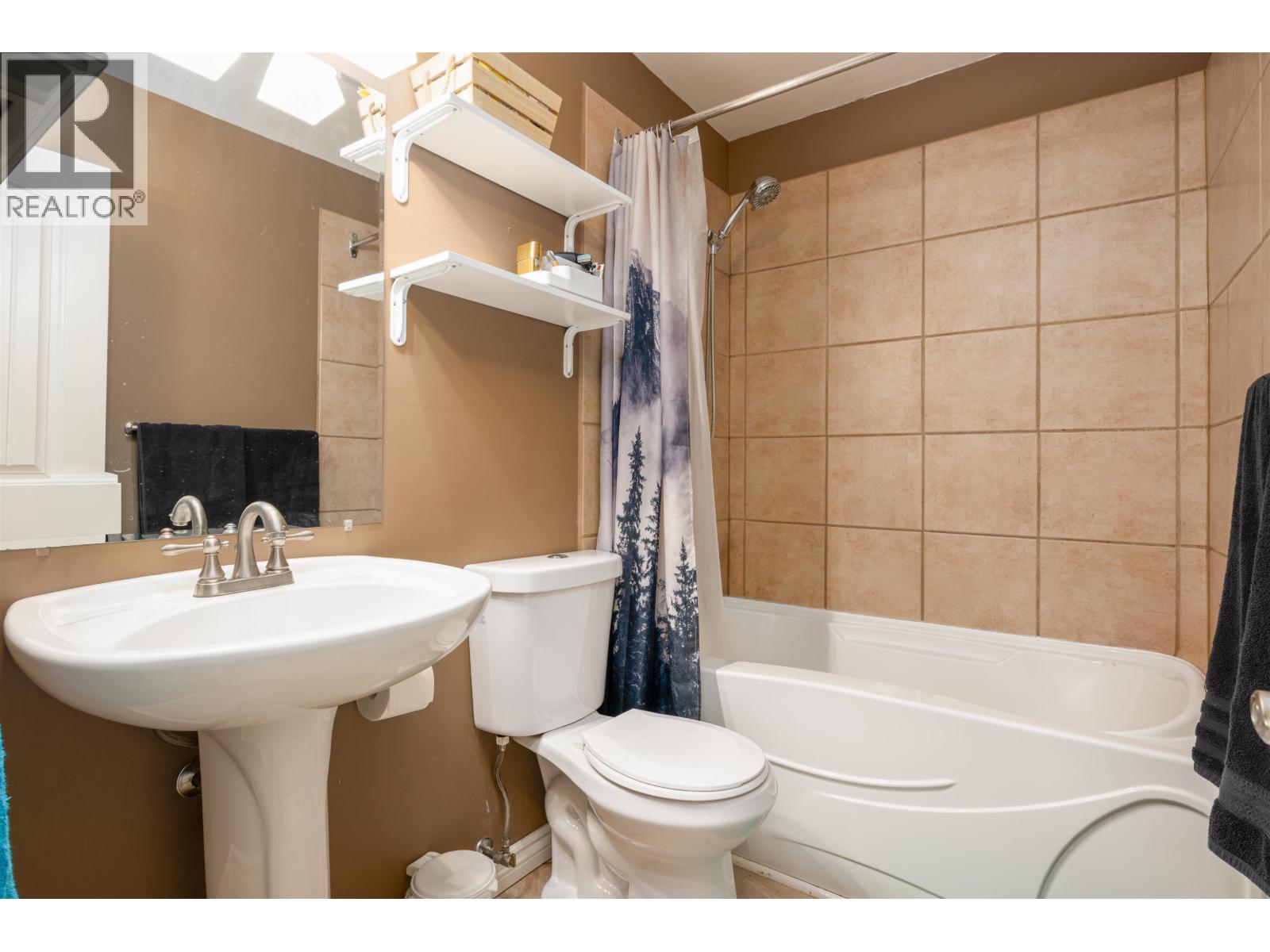 2145 AINTREE DRIVE - 26
