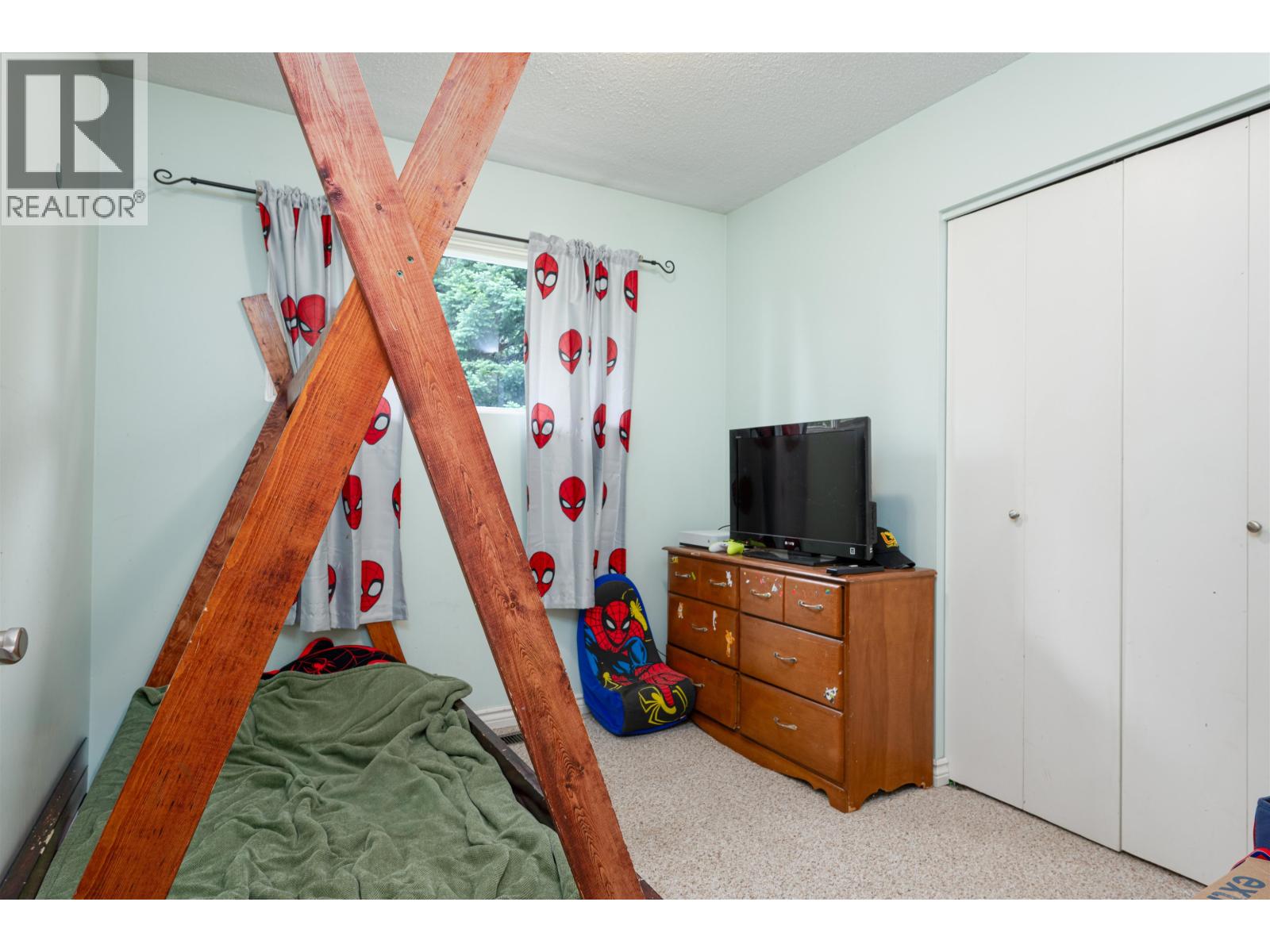 2145 AINTREE DRIVE - 23