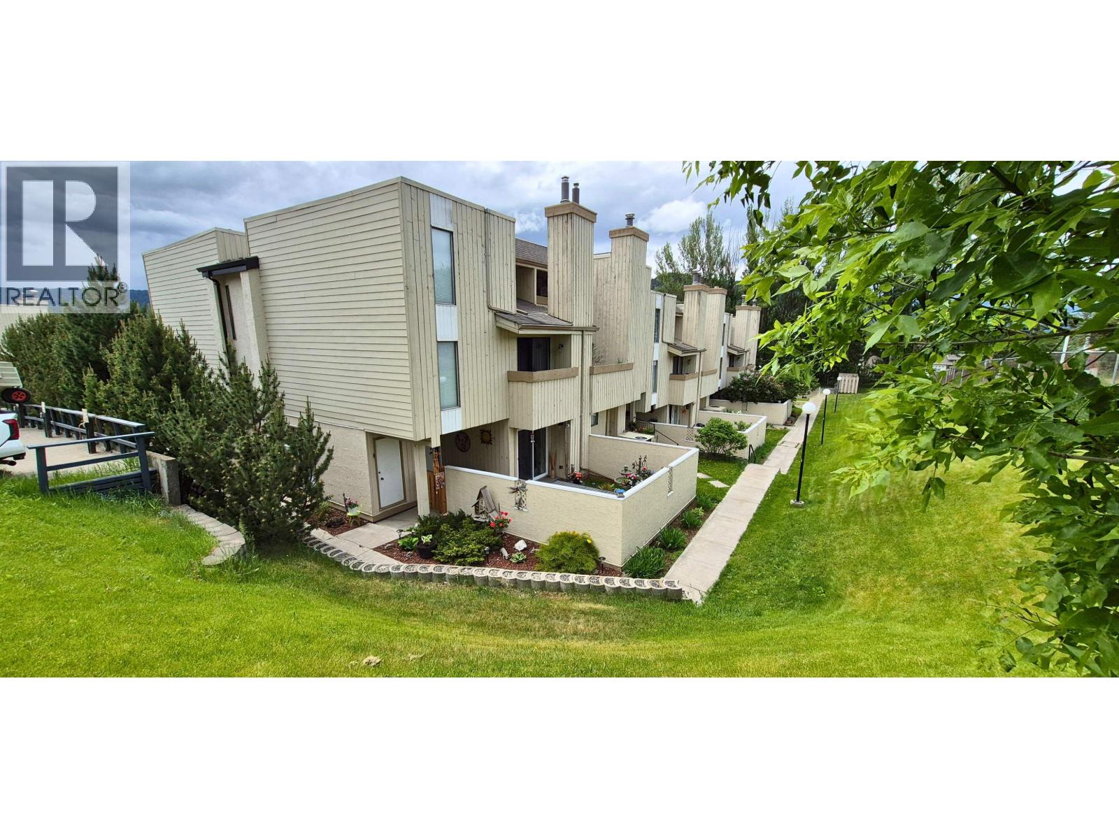 26 800 2ND Avenue - main photo