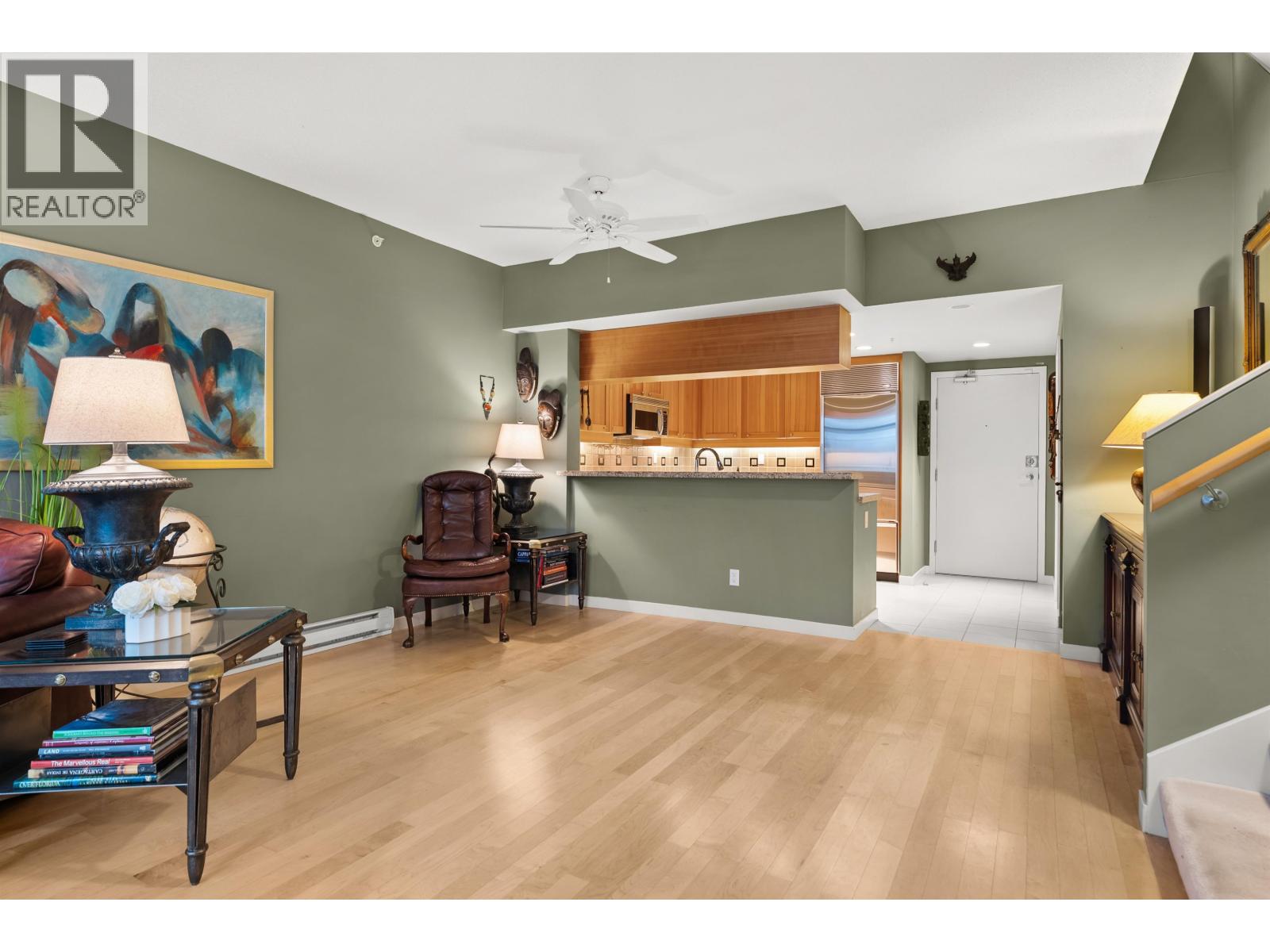 2 Bed, 3 Bath Townhouse for Sale in Vancouver – 1053 MARINASIDE CRESCENT, Vancouver – MLS# R3122056 - Image 15