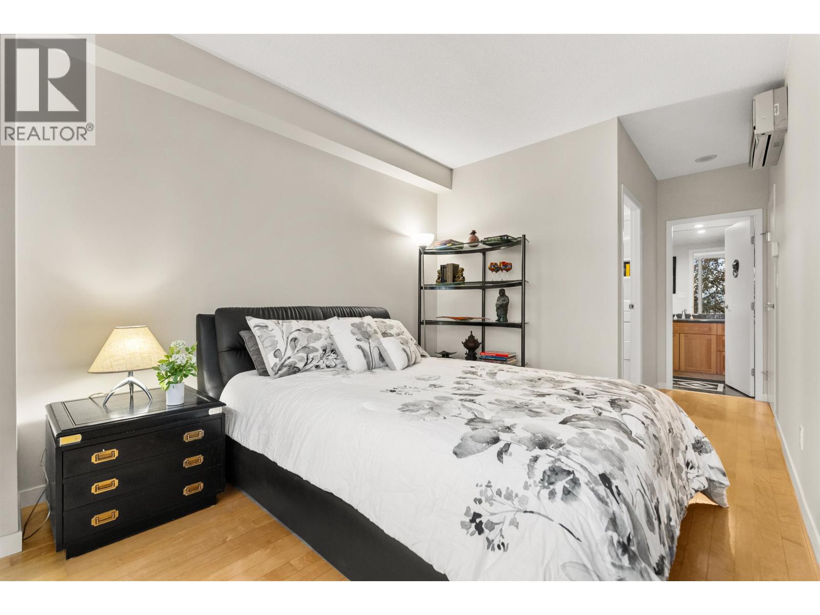 2 Bed, 3 Bath Townhouse for Sale in Vancouver – 1053 MARINASIDE CRESCENT, Vancouver – MLS# R3122056 - Image 20