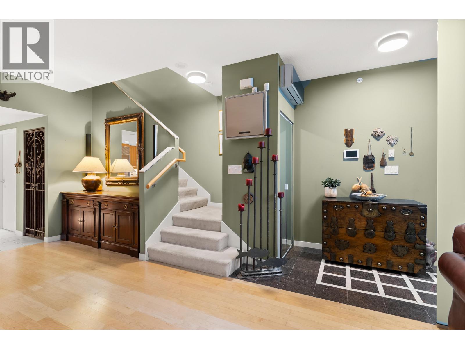 2 Bed, 3 Bath Townhouse for Sale in Vancouver – 1053 MARINASIDE CRESCENT, Vancouver – MLS# R3122056 - Image 5