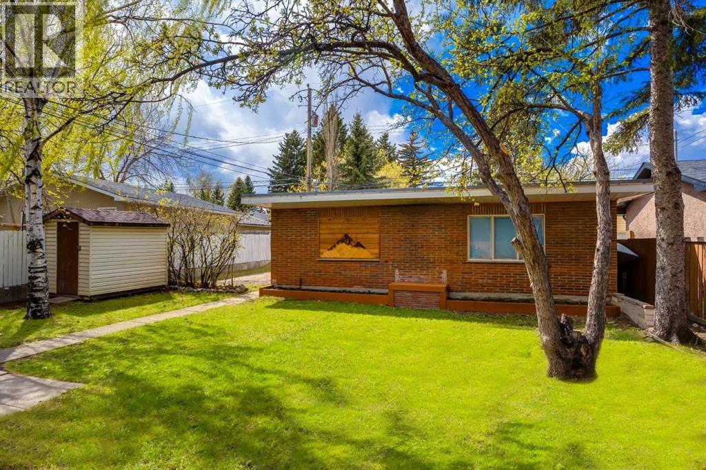 1415 43 Street SW - 9