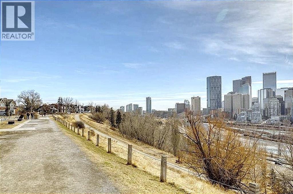 128 18 Avenue NE - 37