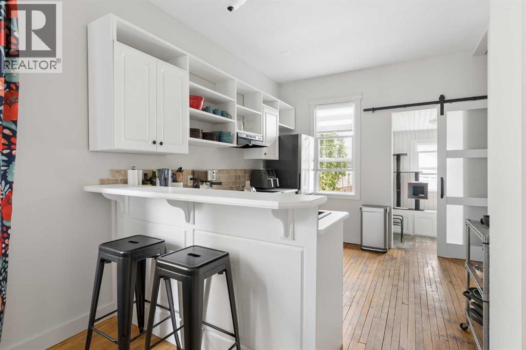 128 18 Avenue NE - 12