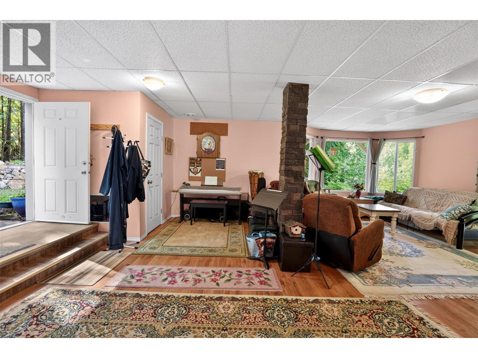 4761 Highway 31 - 35
