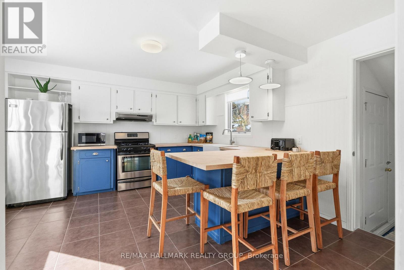 21 DOWNES AVENUE - 11