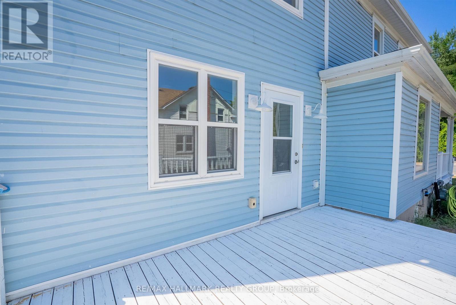 21 DOWNES AVENUE - 27