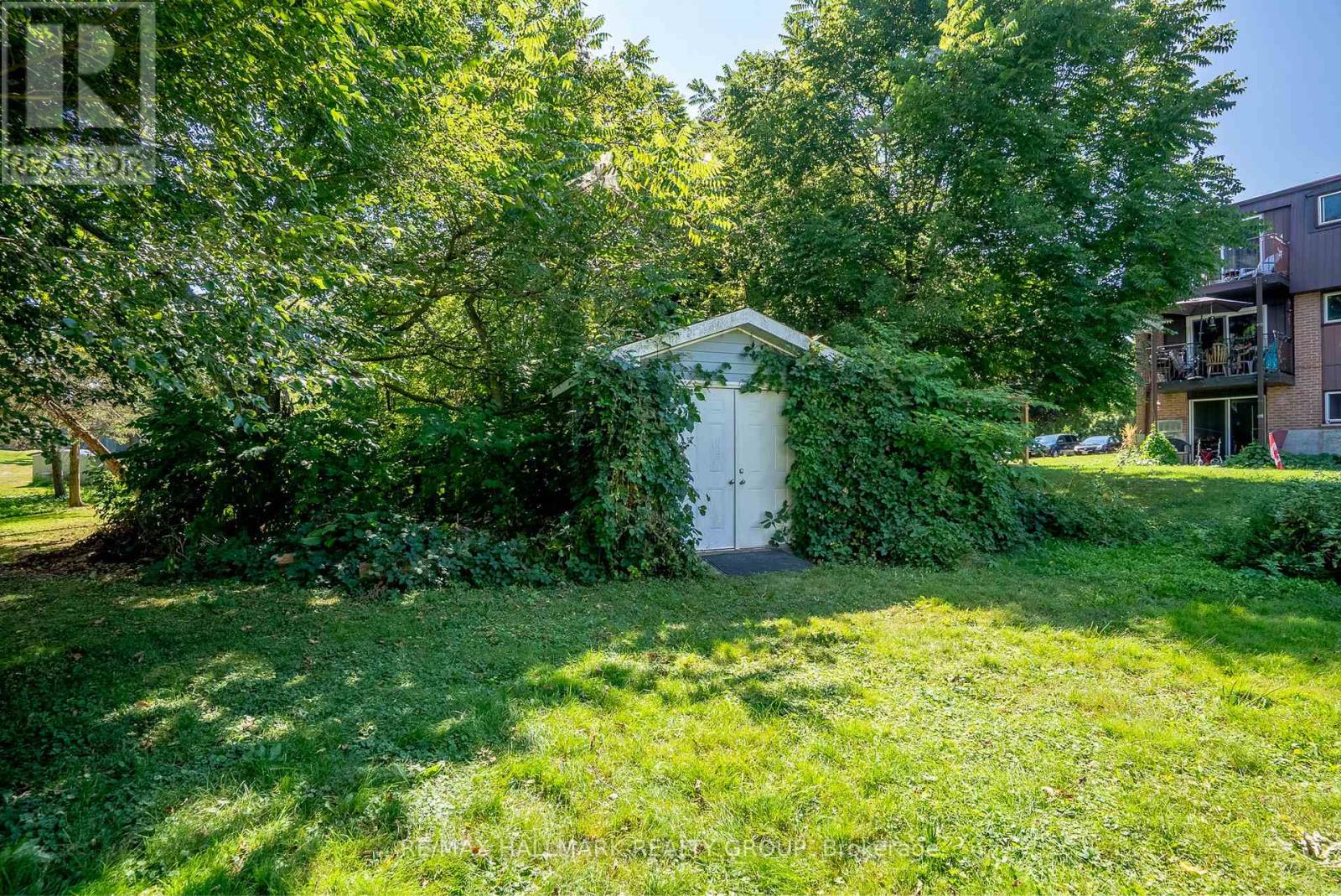21 DOWNES AVENUE - 32