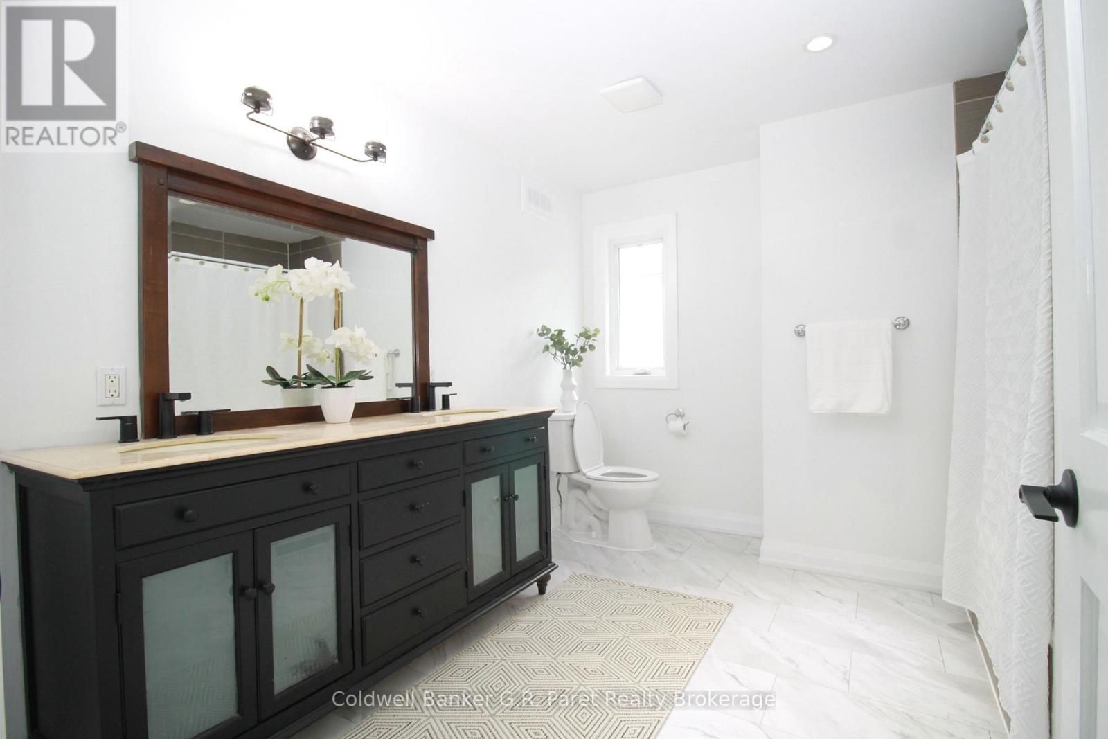 138A VICTORIA STREET - 26