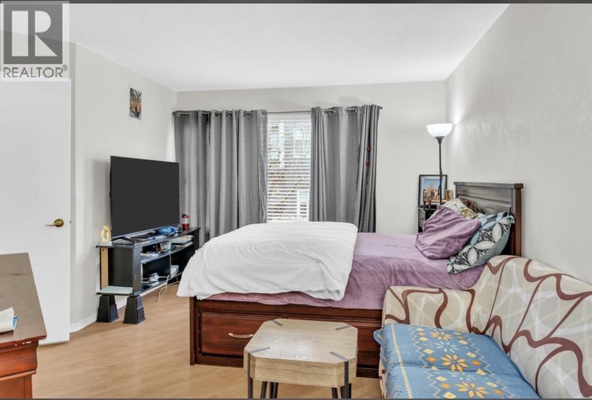 212 6939 GILLEY AVENUE — photo 3