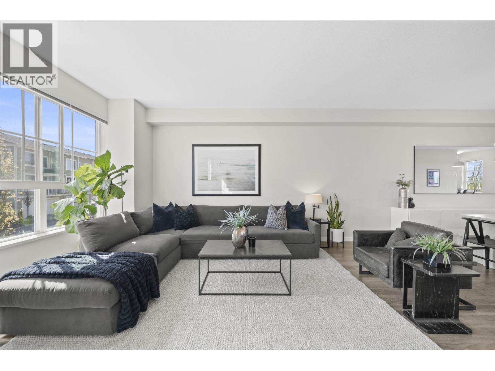 14 5551 ADMIRAL Way - main photo