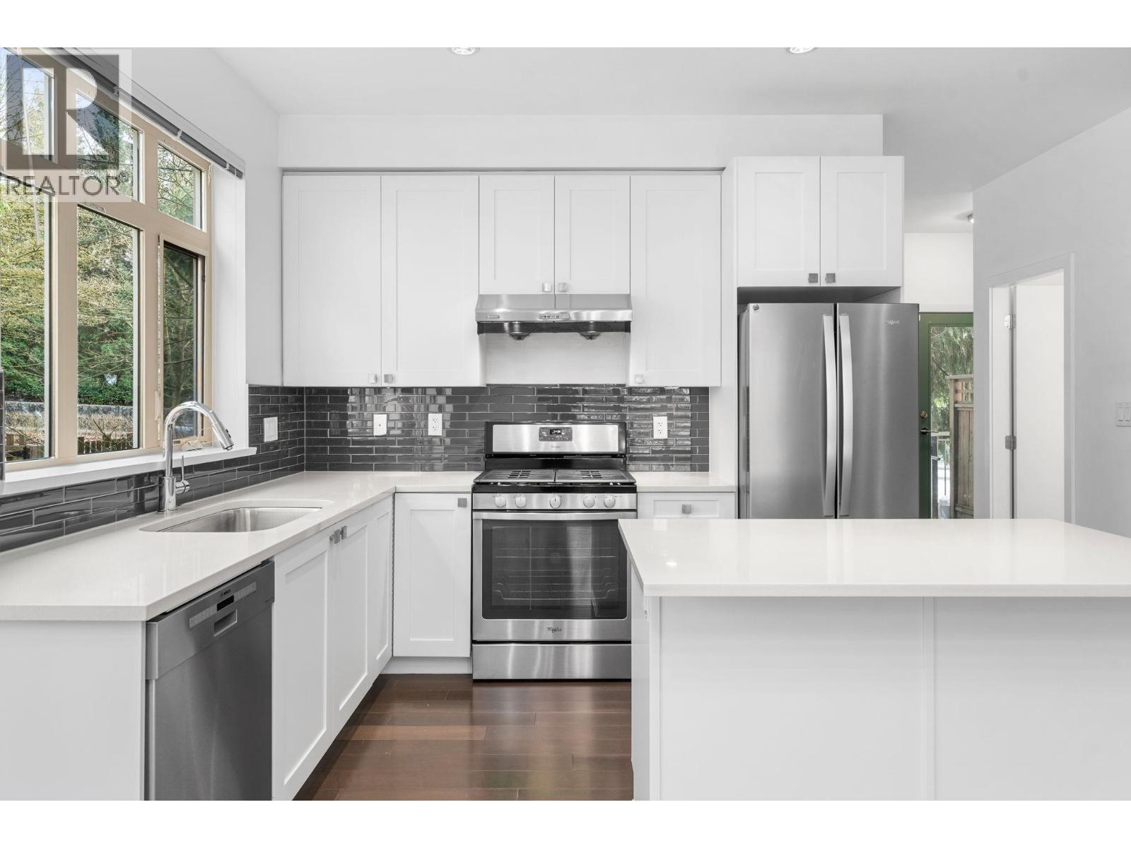 3318 MT SEYMOUR PARKWAY, North Vancouver