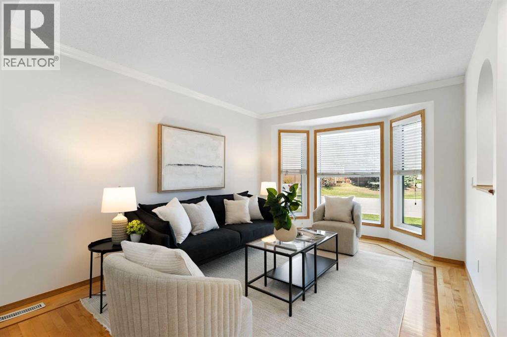 136 Schubert Hill NW - 4
