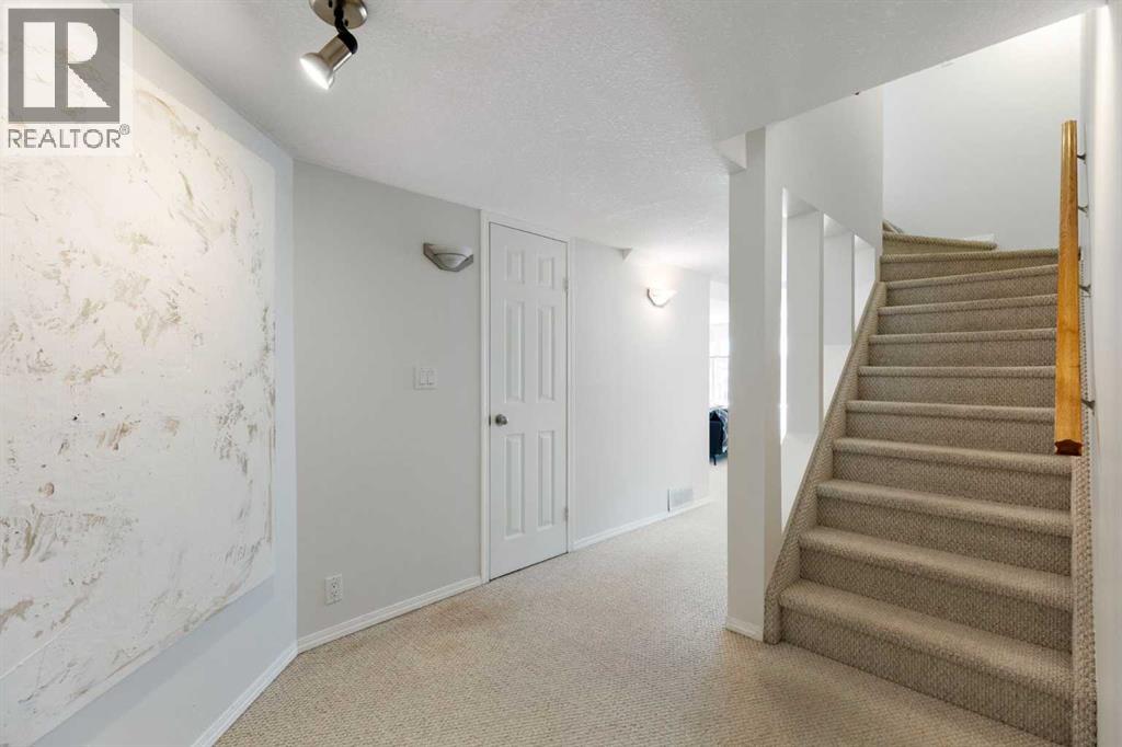 136 Schubert Hill NW - 30