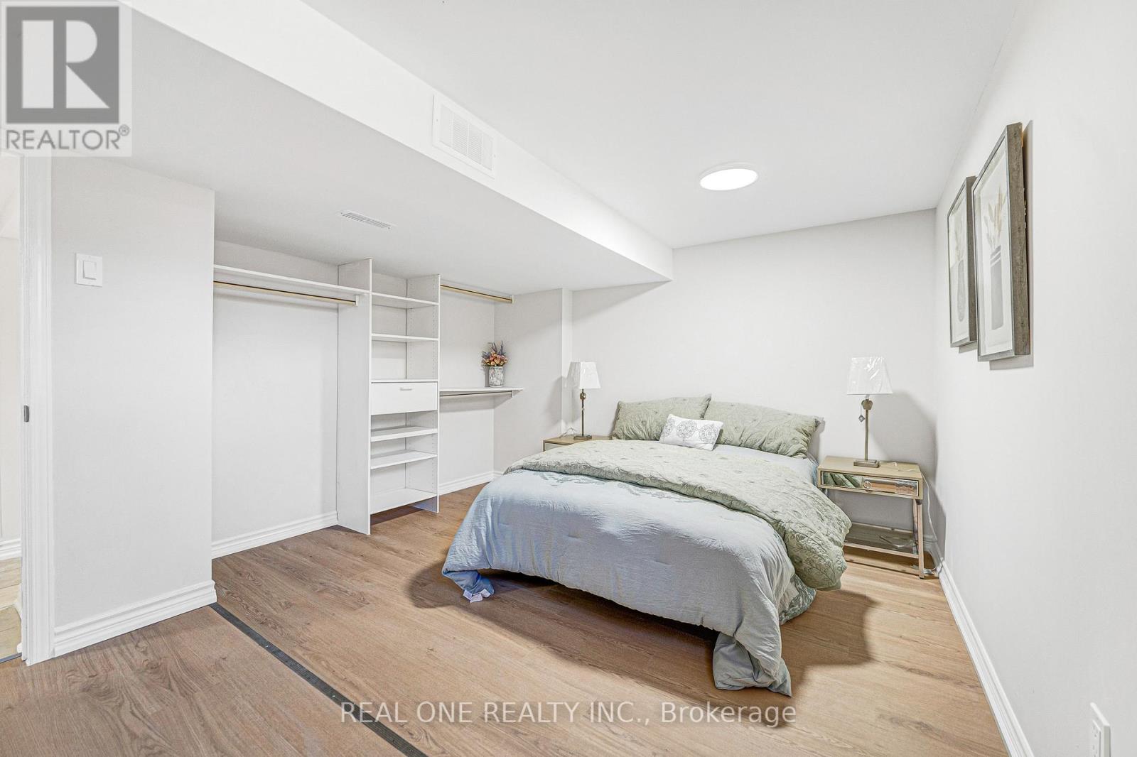 1 GILROY DRIVE - 25