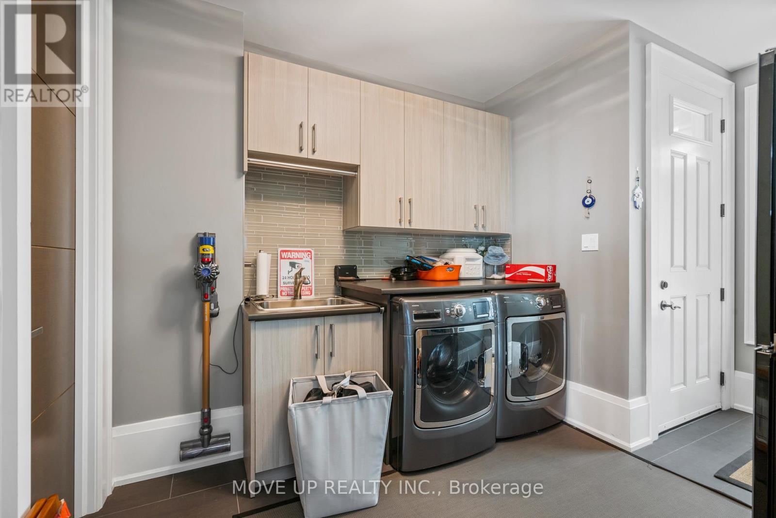10 HIAWATHA AVENUE - 11