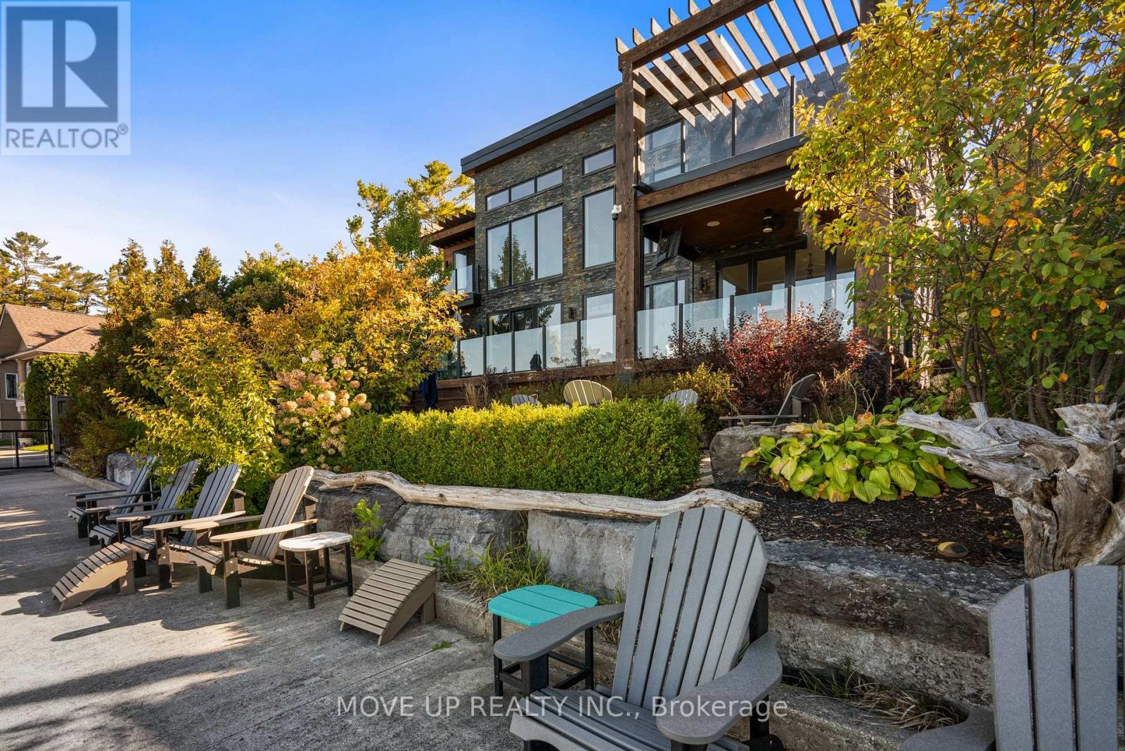 10 HIAWATHA AVENUE - 45