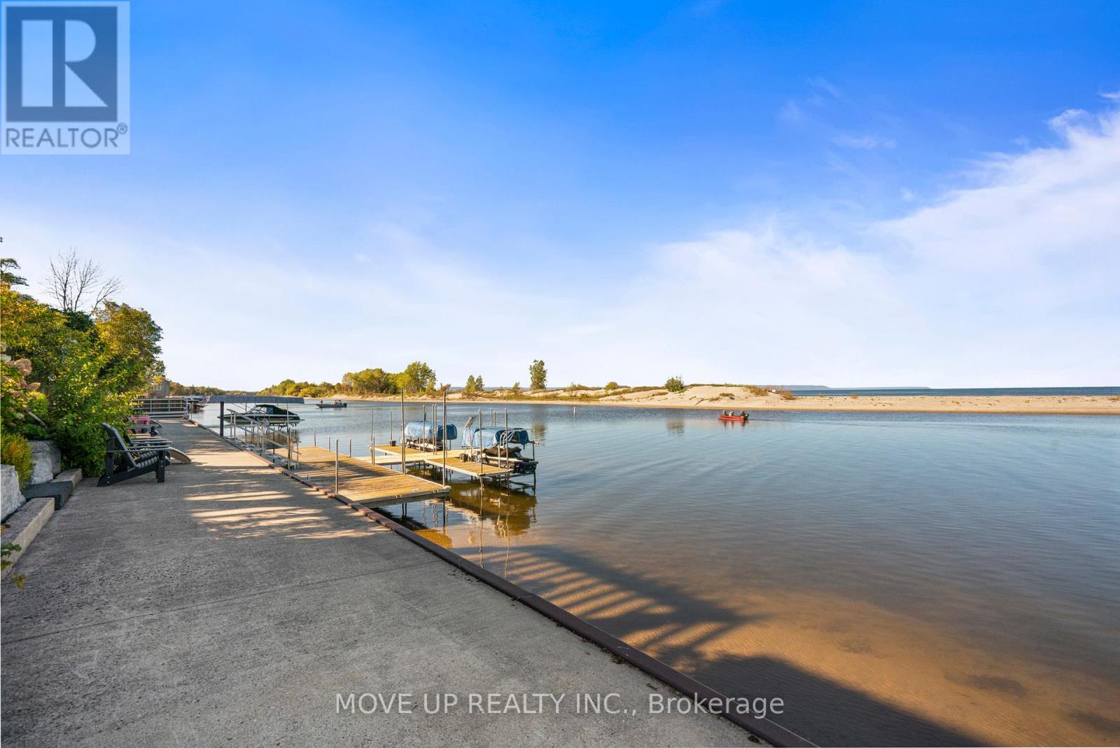 10 HIAWATHA AVENUE - 44