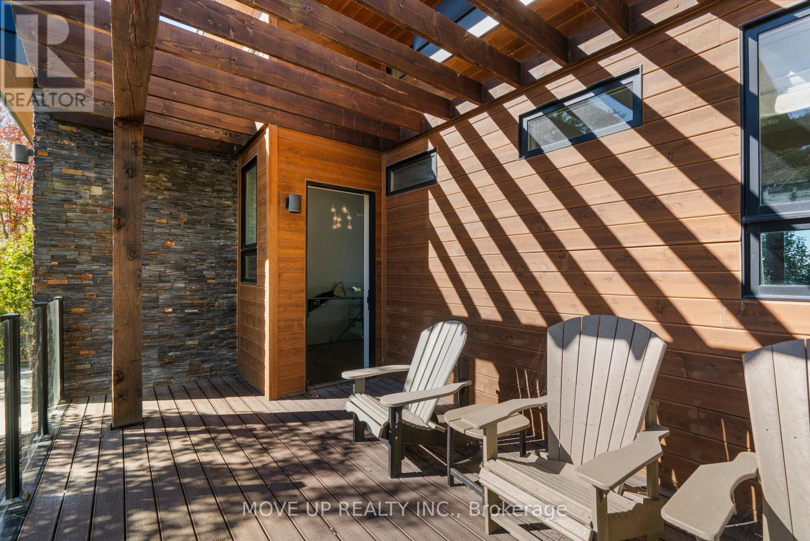 10 HIAWATHA AVENUE - 30