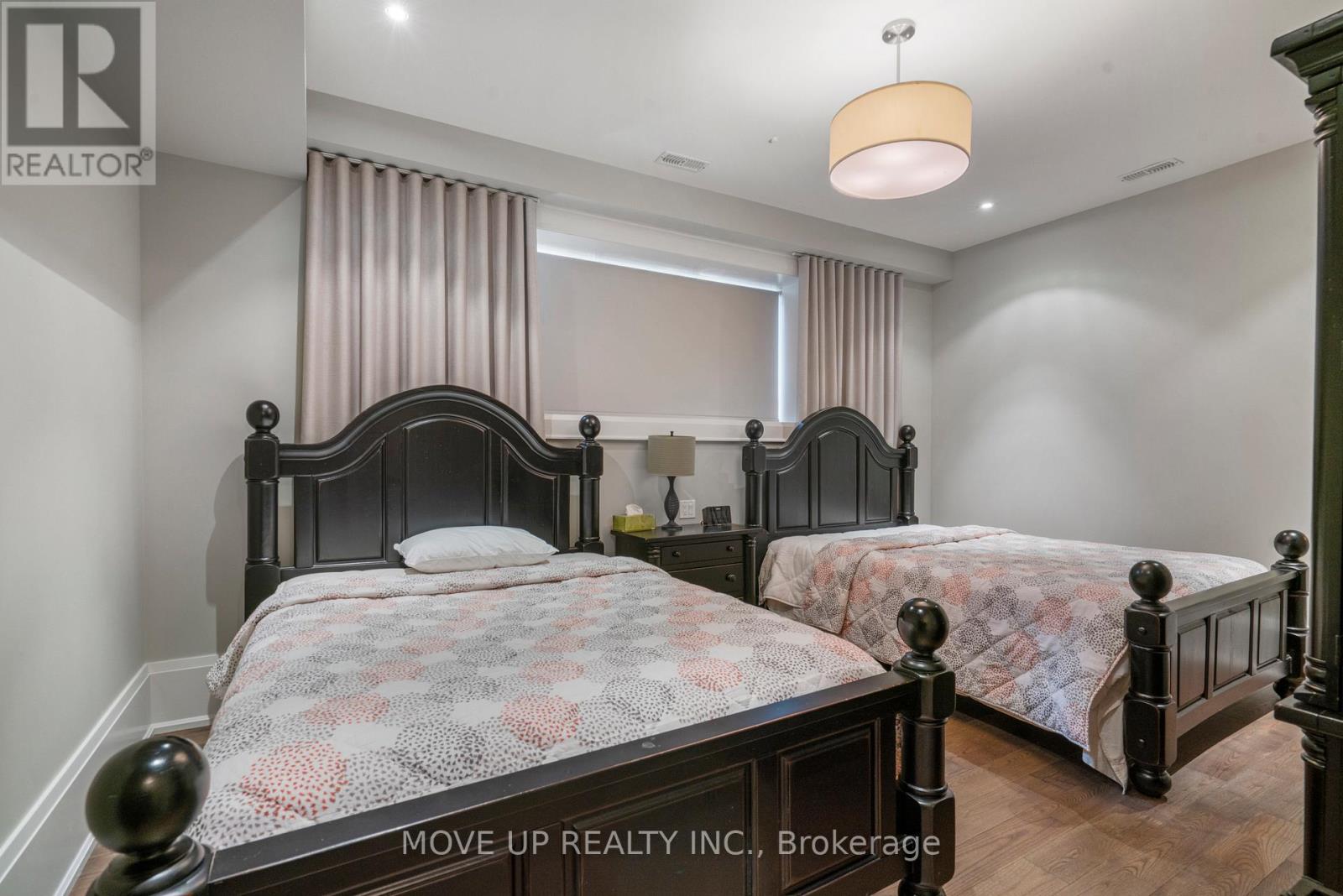 10 HIAWATHA AVENUE - 34
