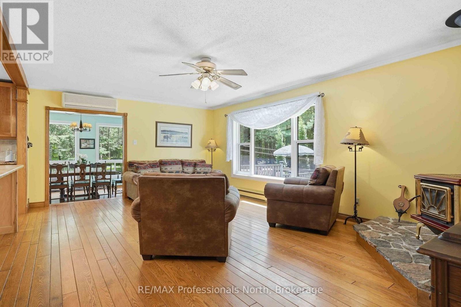 2593 BRUNEL ROAD - 23