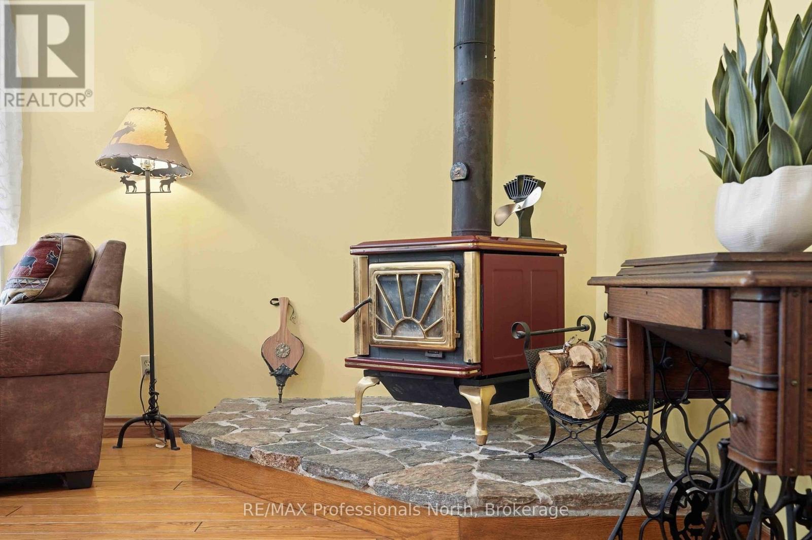 2593 BRUNEL ROAD - 24