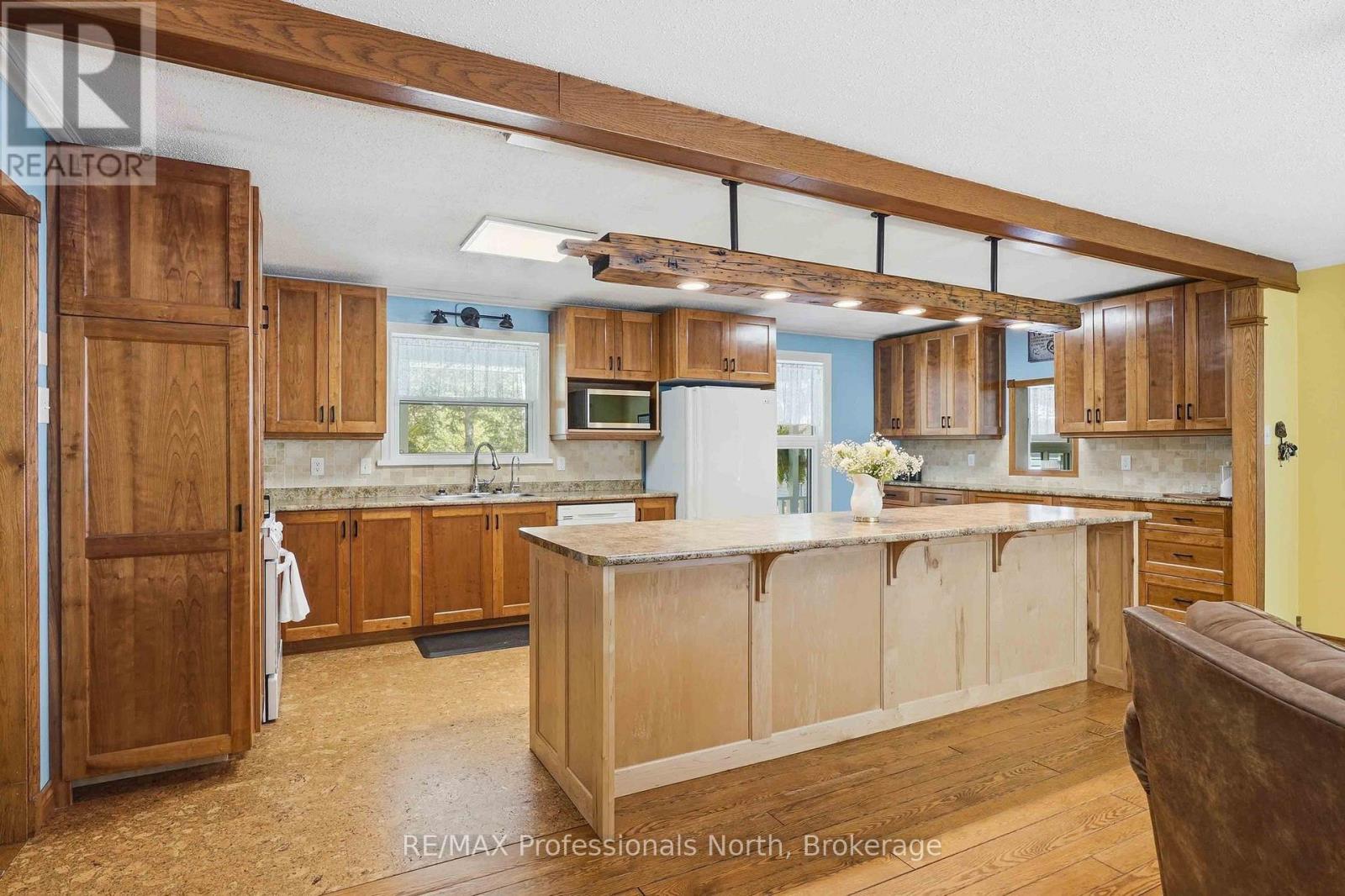 2593 BRUNEL ROAD - 28