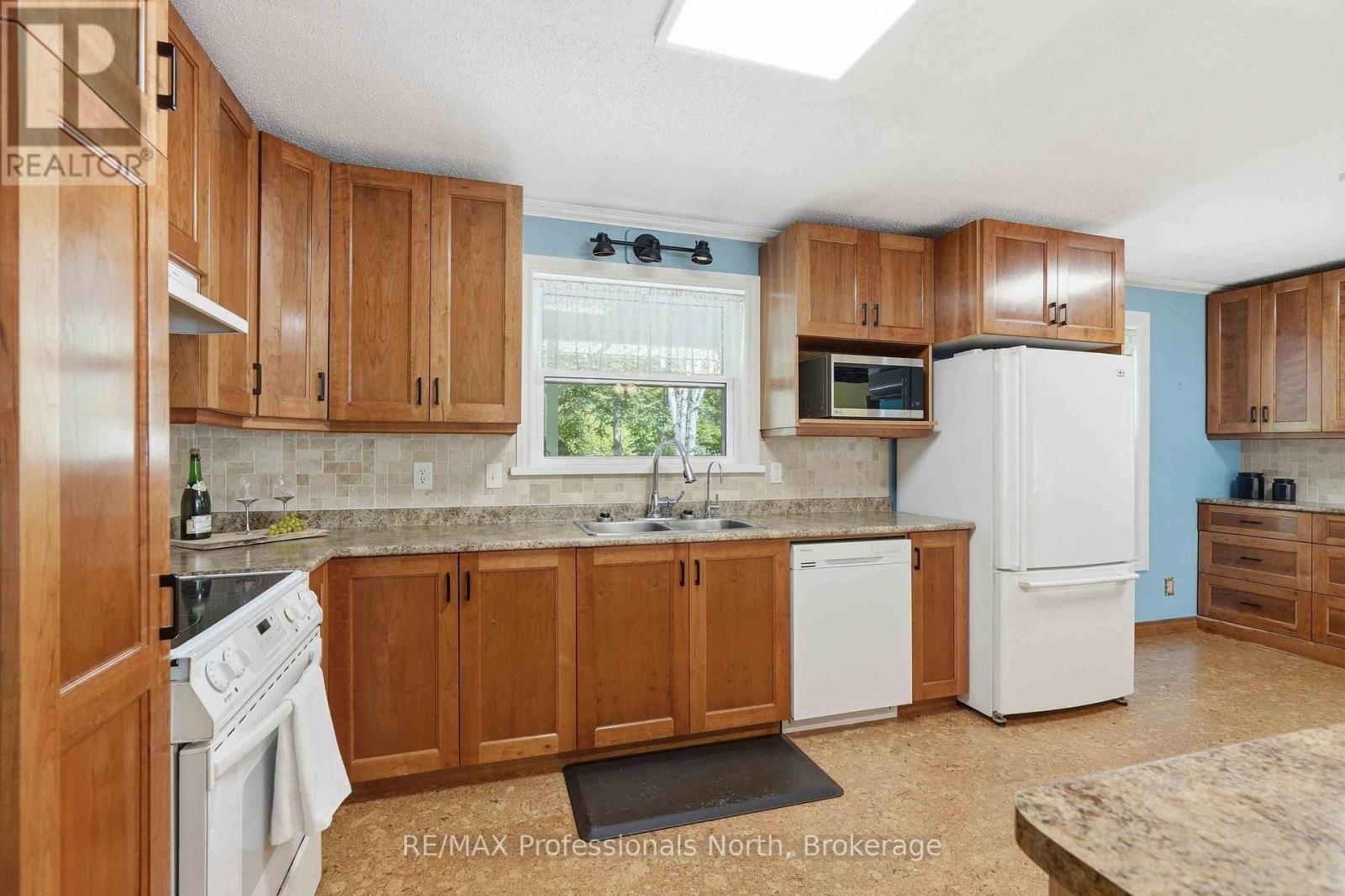 2593 BRUNEL ROAD - 31