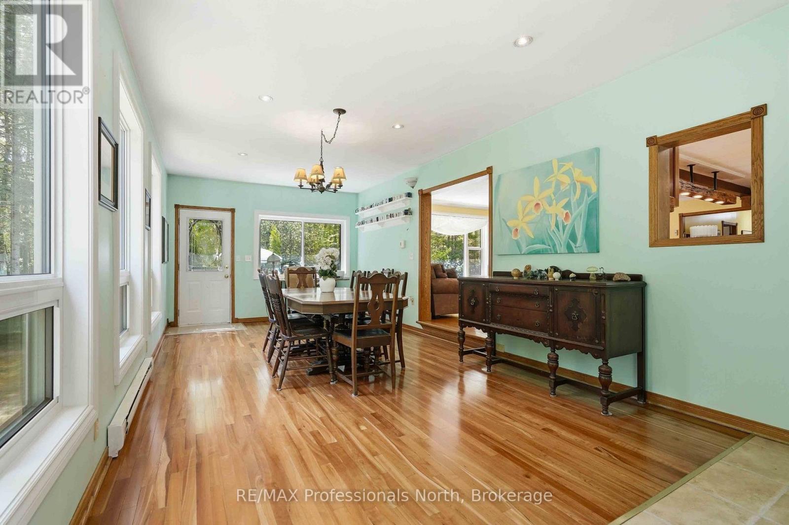 2593 BRUNEL ROAD - 33