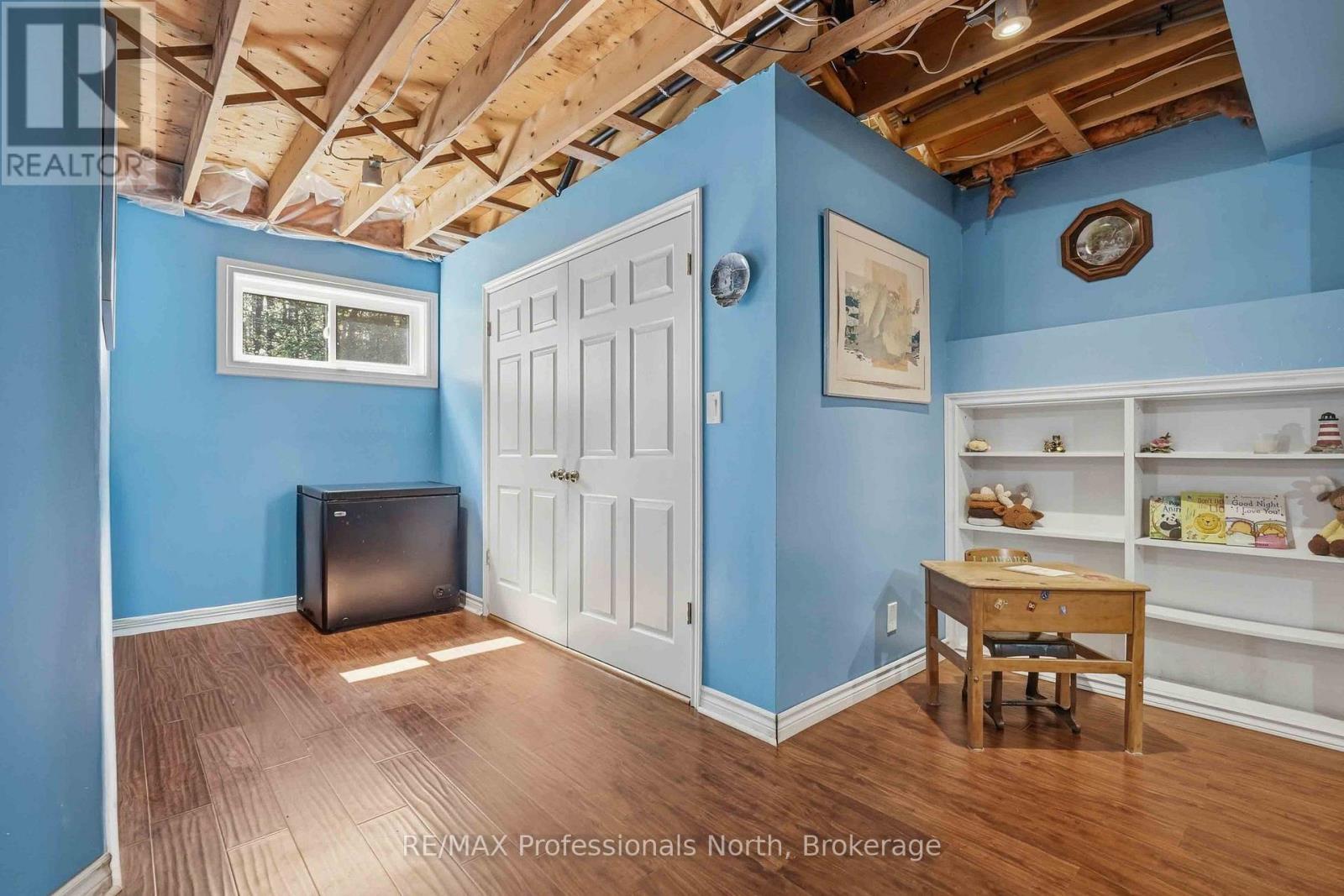 2593 BRUNEL ROAD - 42